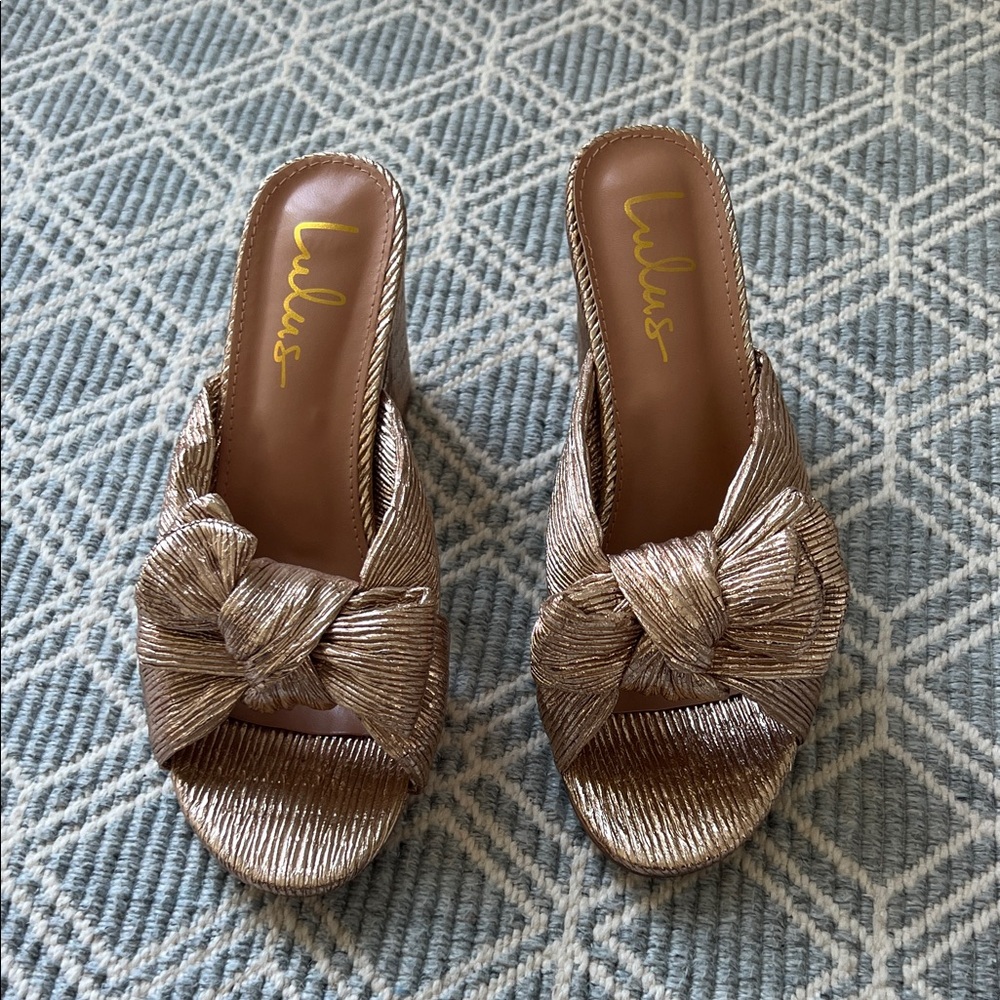 Lulu's NWOT Metallic Rose Gold Bow Heeled Mules